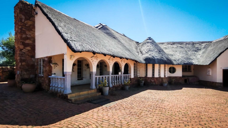 6 Bedroom Property for Sale in Hartbeespoort North West